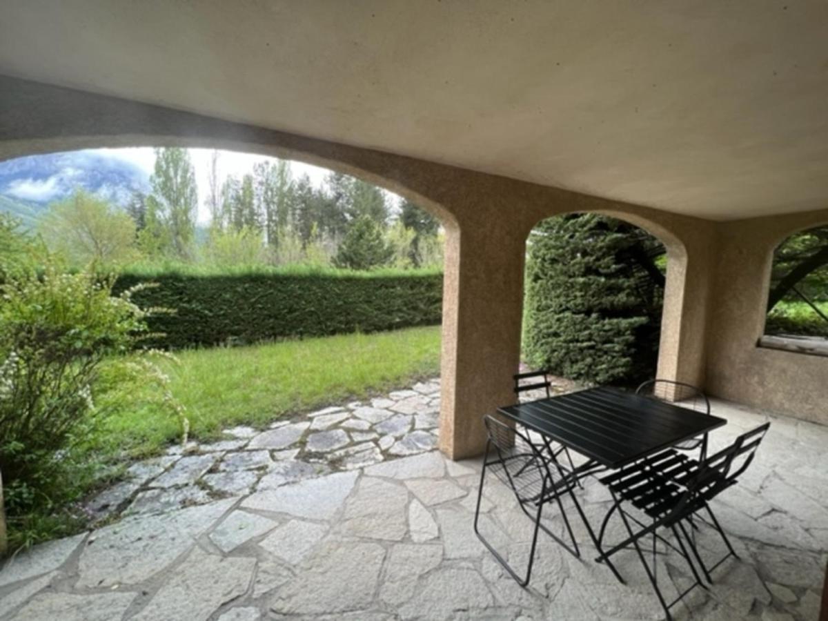 Bas De Villa En Face Du Lac De Savines Savines-le-Lac Exterior foto